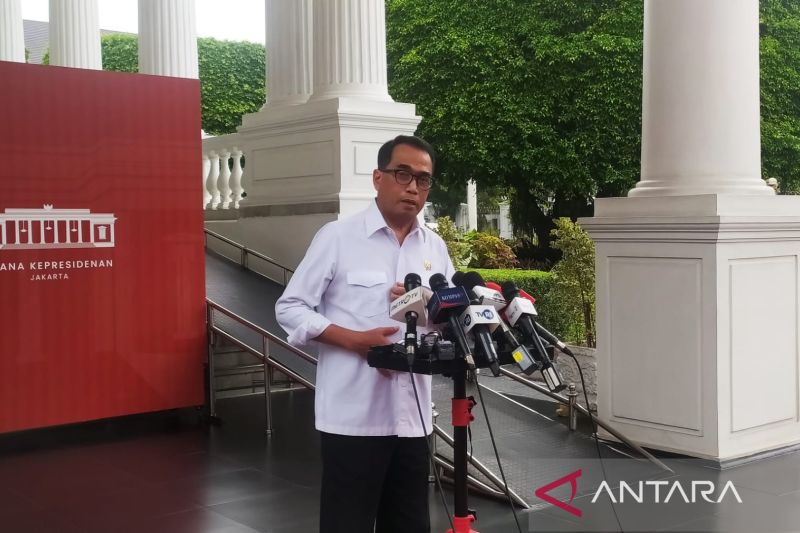Jokowi perintahkan Menhub hati-hati berikan slot penerbangan - ANTARA News  Aceh