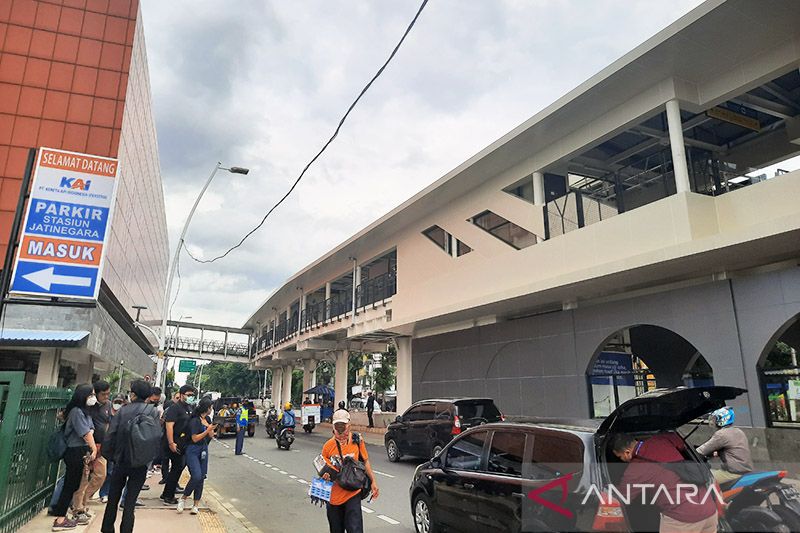TransJakarta kembali operasikan halte integrasi Stasiun Jatinegara 2
