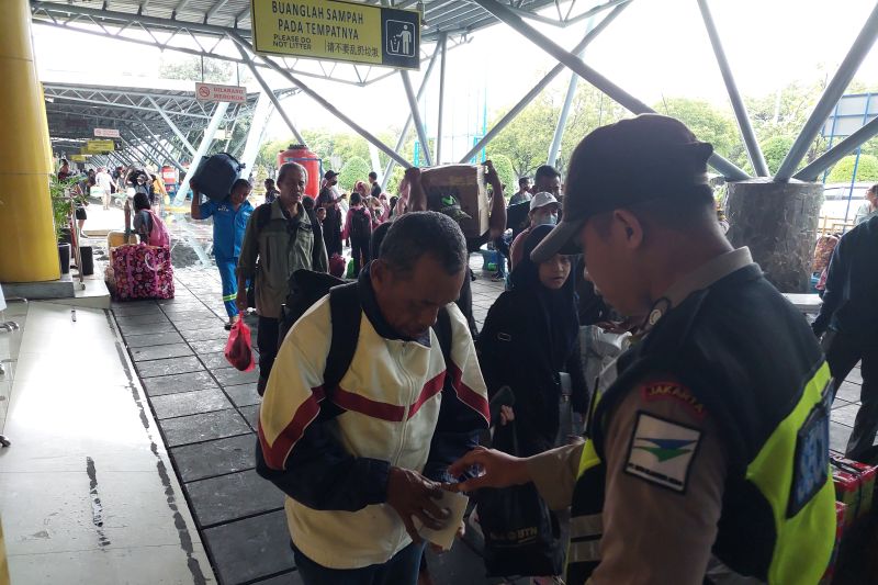 KM Lawit berangkatkan 307 penumpang melalui pelabuhan Tanjung Priok