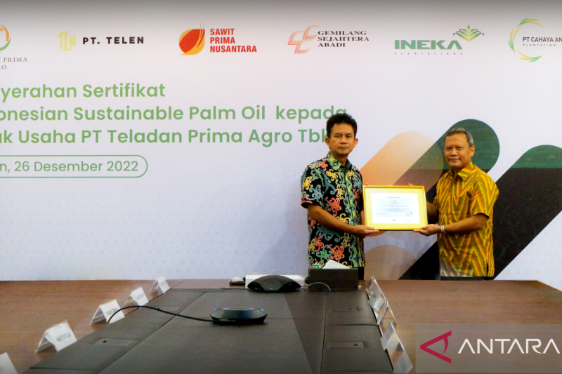 Anak usaha PT Teladan Prima Agro Tbk terima sertifikat ISPO