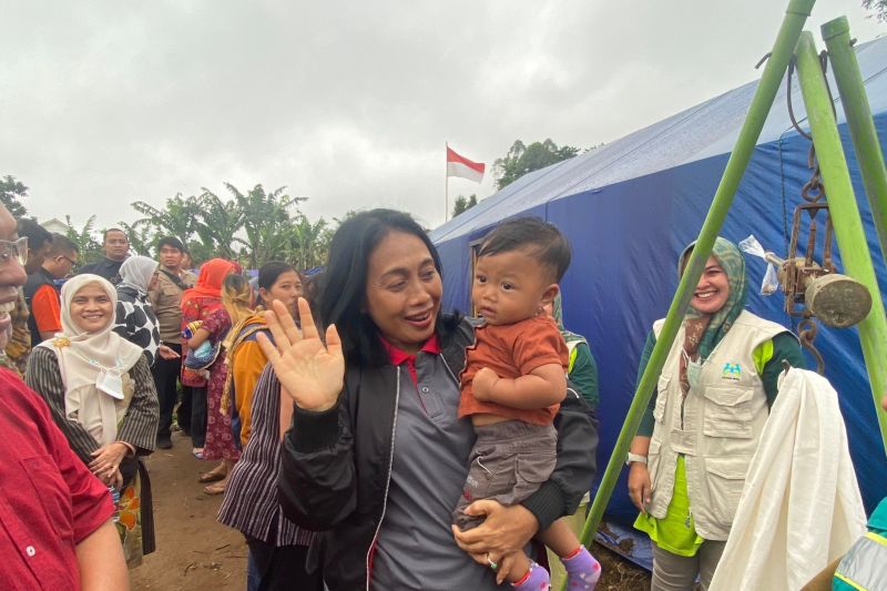 Menteri PPPA tinjau kebutuhan masa rehabilitasi korban gempa di Cianjur