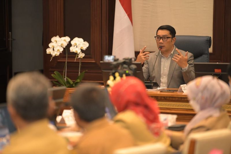 Ridwan Kamil imbau warga Jawa Barat tetap waspada meski PPKM dicabut