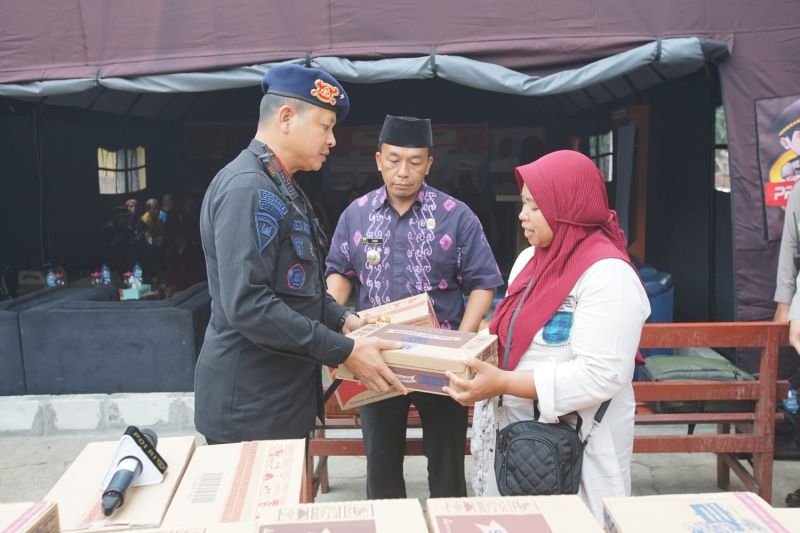 Akpol 1995 salurkan bantuan untuk warga Cianjur