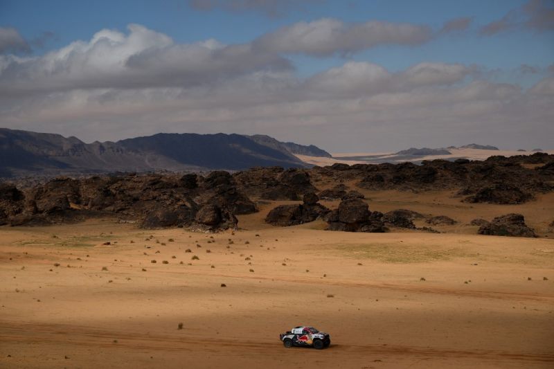 Al-Attiyah menangi etape enam Dakar 2023, Peterhansel kecelakaan
