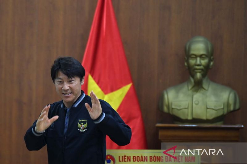 Shin Tae yong yakin fisik pemain Vietnam terkuras dengan perjalanan panjang ke Hanoi