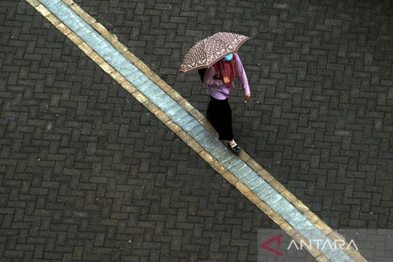 BMKG prakirakan Bandung dan kota-kota di Indonesia berawan hingga hujan ringan