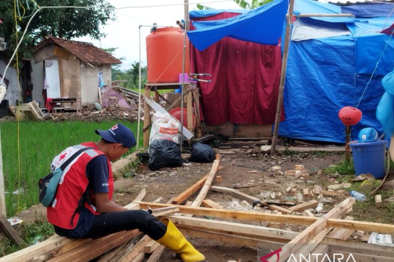 PMI Grobogan salurkan donasi untuk bangun hunian darurat di Cianjur