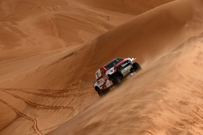 Al-Attiyah main aman di etape 9 Dakar demi pertahankan puncak klasemen