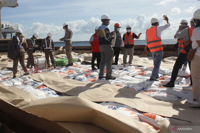 BERAS IMPOR ASAL VIETNAM TIBA DI KUPANG