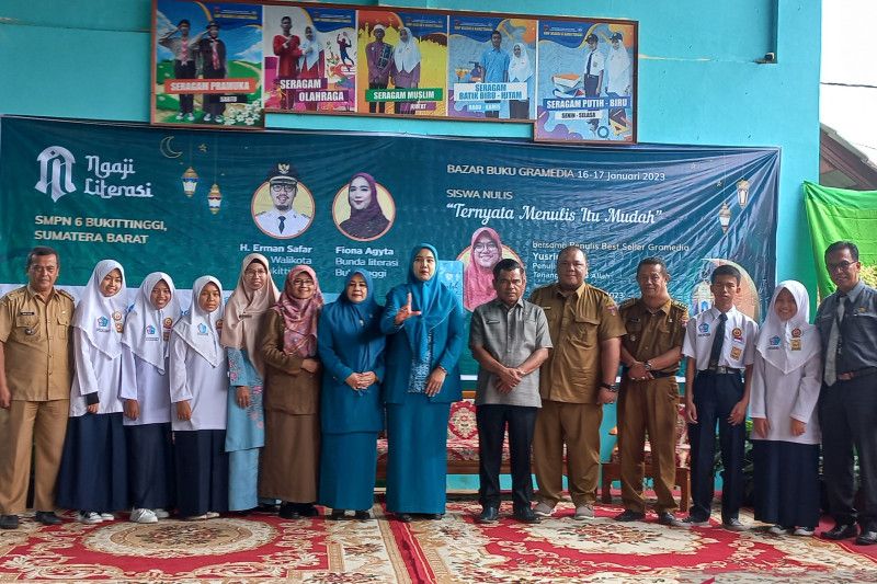 Siswanya menulis hingga Asia Tenggara, SMP 6 Bukittinggi Ngaji Literasi tingkatkan kemampuan berbahasa