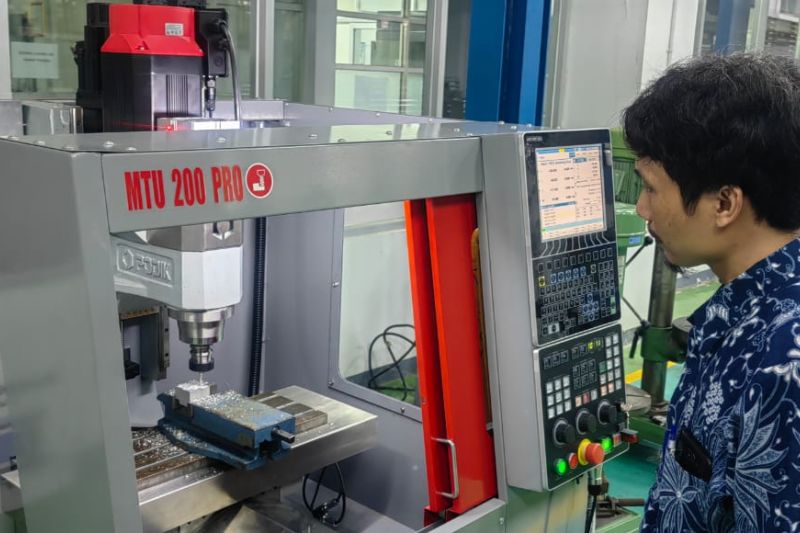 Politeknik Manufaktur Bandung kembangkan mesin perkakas CNC Milling