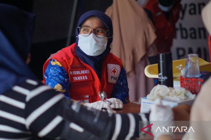 PMI gencarkan pelayanan kesehatan pagi dan petang ke posko pengungsian di Cianjur