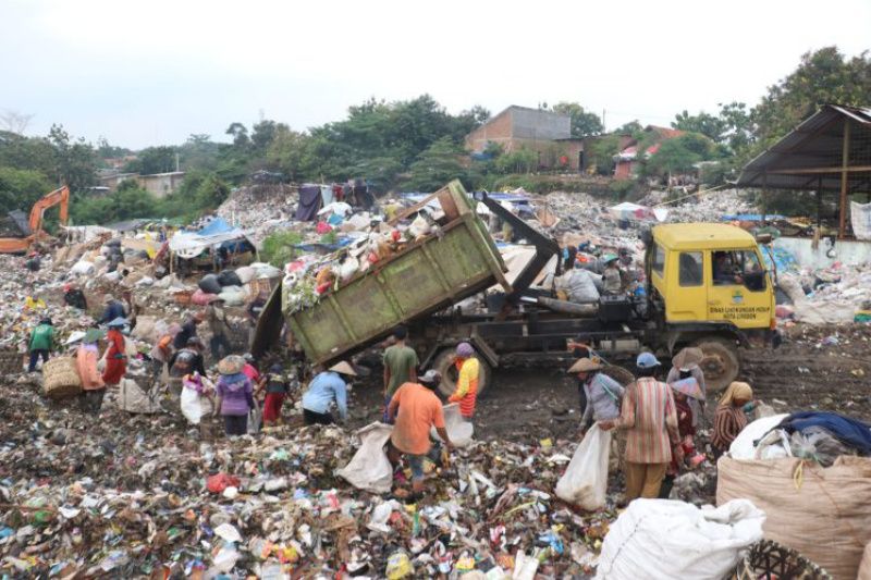 DLH Cirebon tangani 200 ton sampah per hari