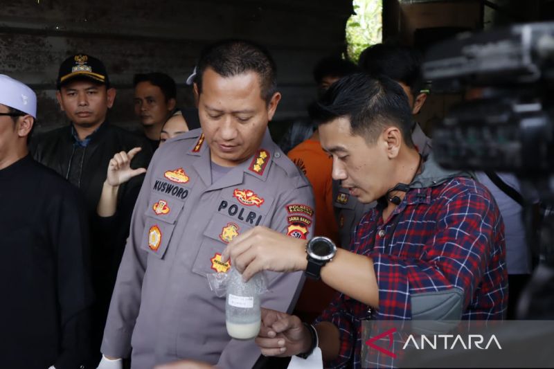 Polisi gerebek pabrik rumahan sabu-sabu di Ciwidey Bandung