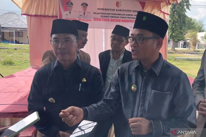 Bupati Sigi tekankan kades wajib pedomani UU Desa