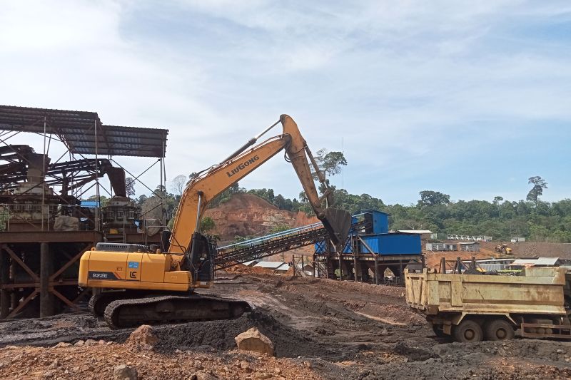 Pemkab bersama DPRD Pasbar dukung keberadaan tambang biji besi di Air Bangis