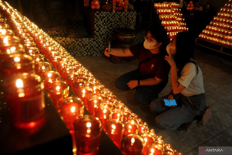 Perayaan Imlek di Vihara Dharmakirti Palembang