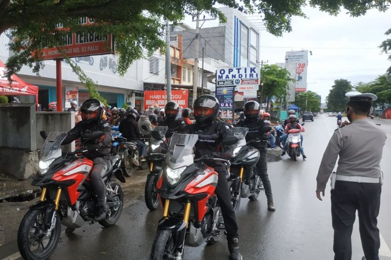 Mau touring harus cari Aman dulu ? "tips jitu perjalanan nyaman saat hujan"