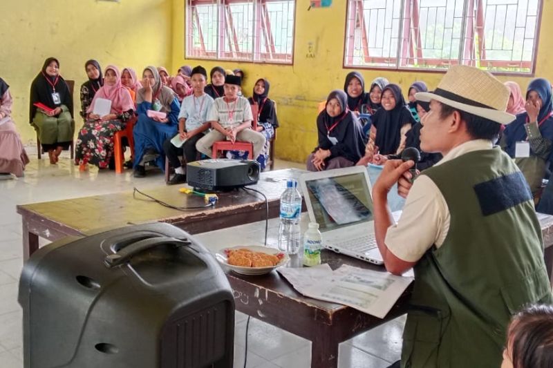 Bawaslu Pasaman Barat sosialisasi pengawasan ke pemilih pemula