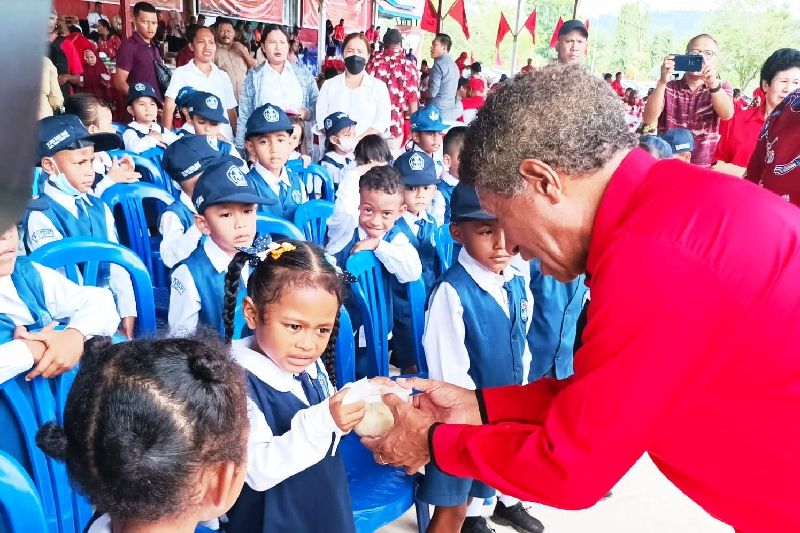 Pemkab Biak Numfor terima SK pelimpahan guru SMA/SMK dari Pemprov Papua