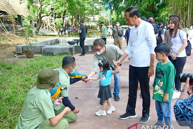 Cuti bersama, Presiden ajak Jan Ethes dan La Lembah ke Solo Safari