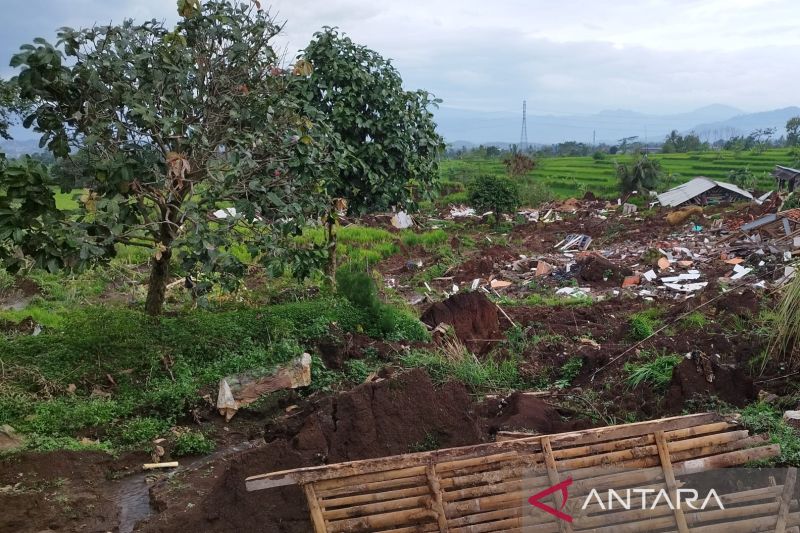 Warga korban gempa di 3 kecamatan Cianjur tetap bisa garap lahan pertanian