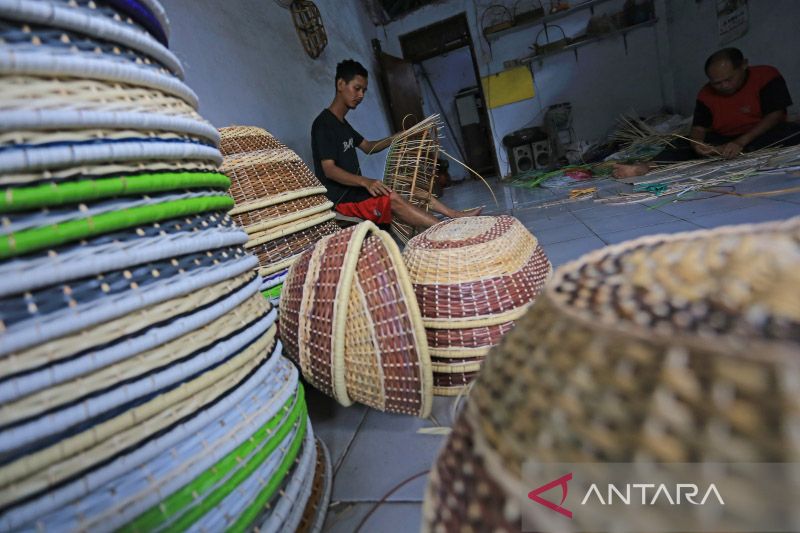 Kerajinan anyaman rotan