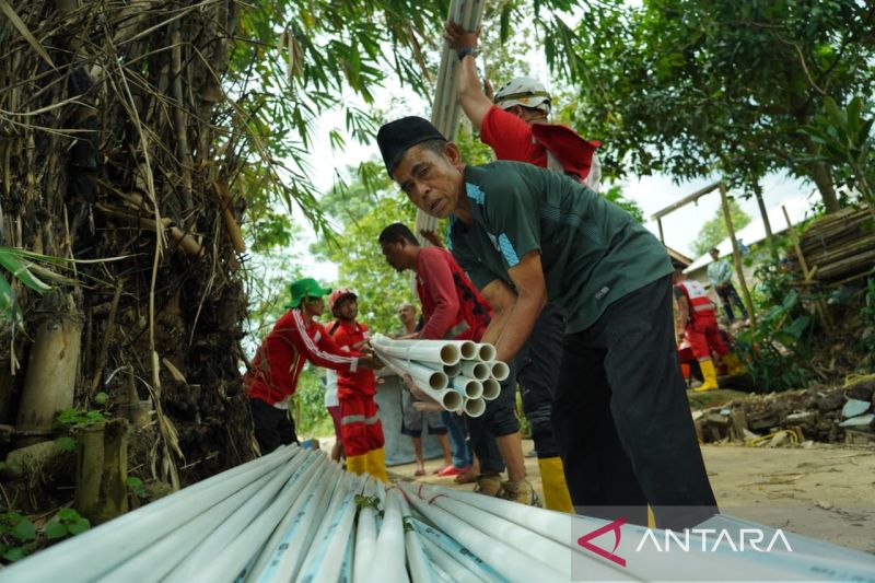 PMI dan Krakatau Posco bantu pipa air bersih 3 kilometer