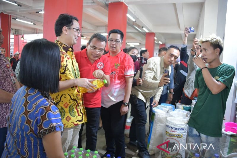 Wamendag tinjau pasar rakyat di Sulut