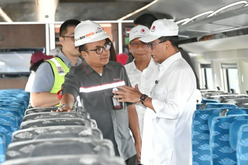 Menhub berjanji akan terus memantau proyek kereta cepat tersebut