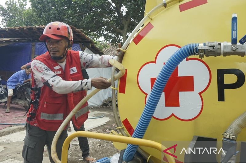 PMI distribusikan 10 juta liter air bersih untuk warga korban gempa Cianjur
