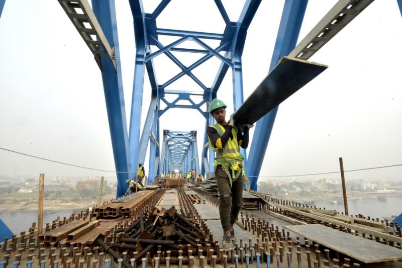 Insinyur China-Bangladesh kolaborasi di Jalur Kereta Jembatan Padma