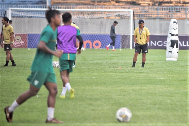 Pelatih Persebaya punya cara redam pemain Borneo FC di laga liga 1