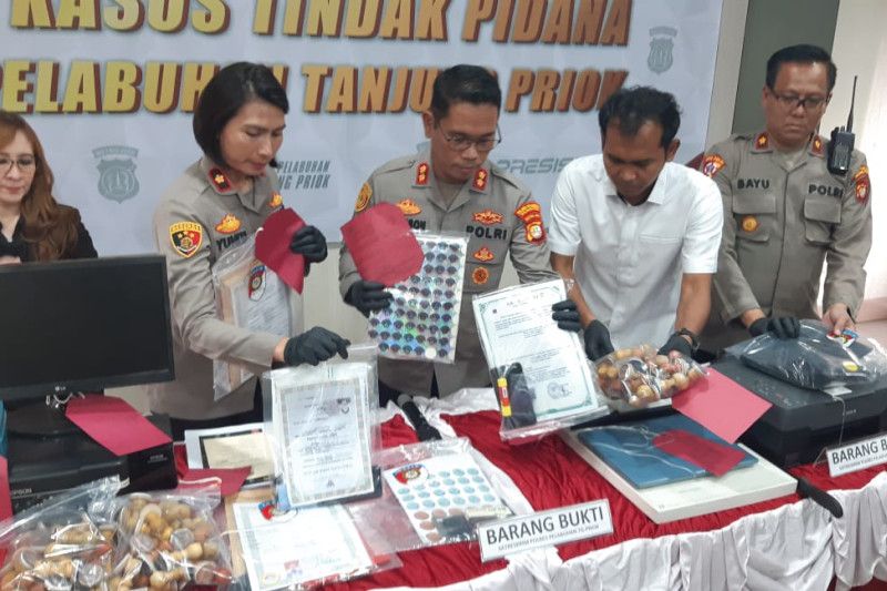 Polres Pelabuhan Tanjung Priok Tangkap Tujuh Pemalsu Dokumen - ANTARA News