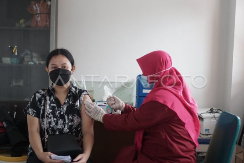 Dinkes Kabupaten Cirebon pastikan seluruh puskesmas layani vaksin penguat kedua