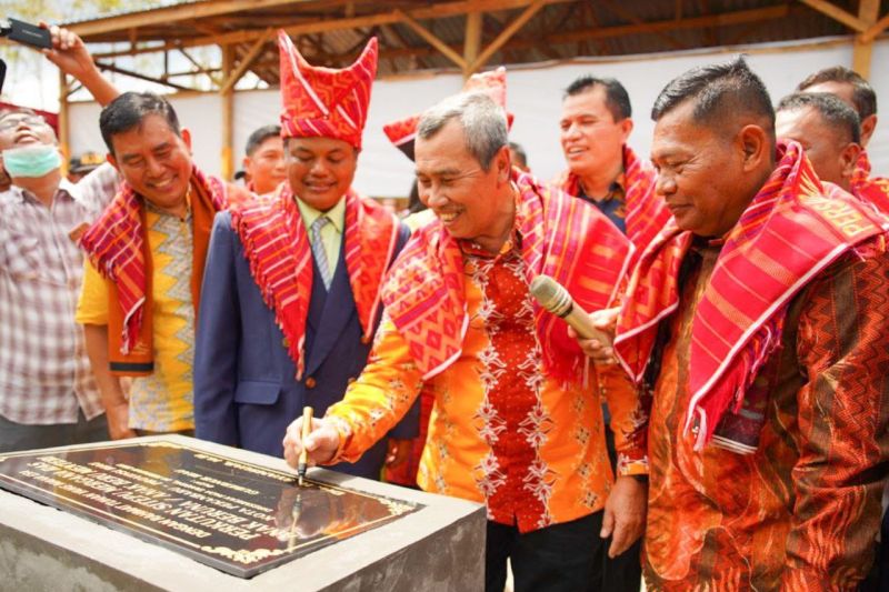 Gubernur Syamsuar resmikan Perkutaan Sitepu di Pekanbaru