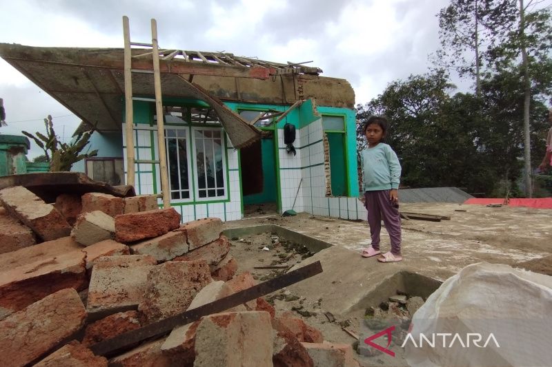 Jumlah rumah rusak akibat gempa Sesar Garsela bertambah