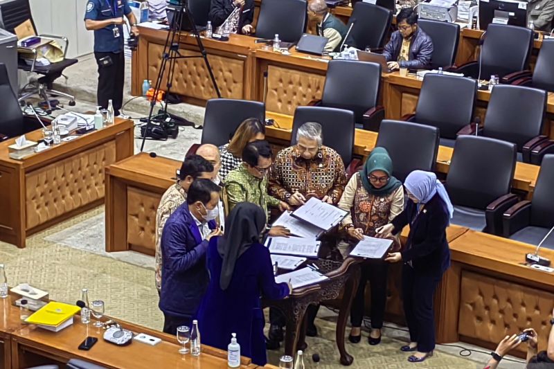 Baleg DPR RI Setujui RUU Omnibus Law Kesehatan Jadi Usul Inisiatif DPR ...