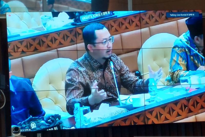 Anggota DPR asal Riau: Kebijakan penggunaan dana desa bikin kades bingung