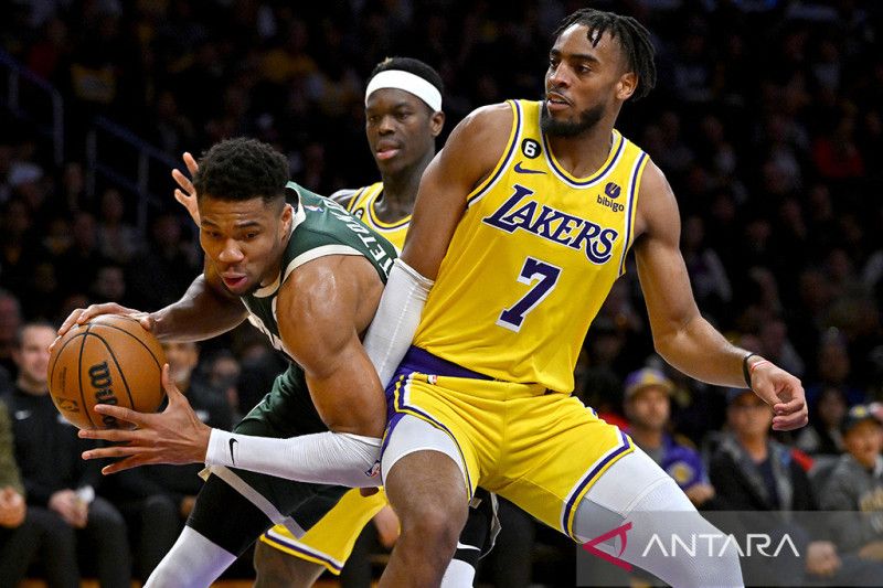 LeBron James leads Lakers to win over Milwaukee Bucks - Los Angeles Times
