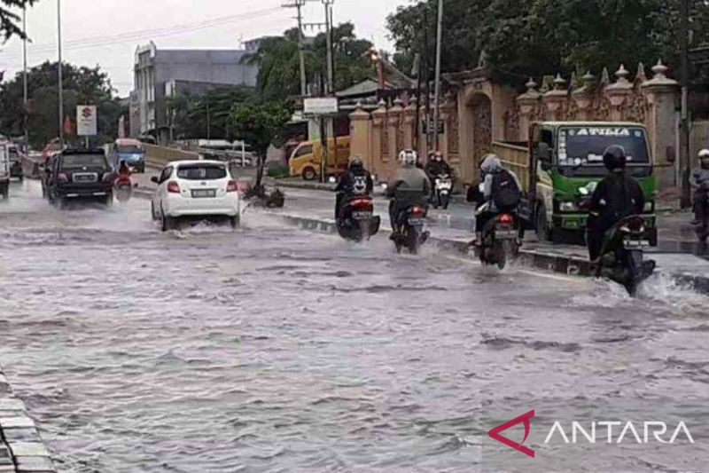 Pemkab Bekasi belanja mesin pompa sebagai upaya kendalikan banjir
