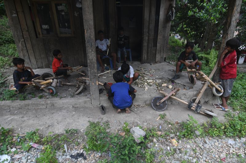 PERMAINAN ANAK MASYARAKAT ADAT SALENA