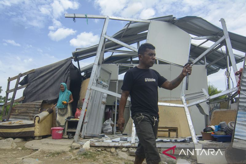 Angin Kencang Rusak Rumah Warga di Balaroa