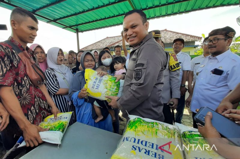 Pemkab Cirebon gandeng Bulog operasi pasar murah beras