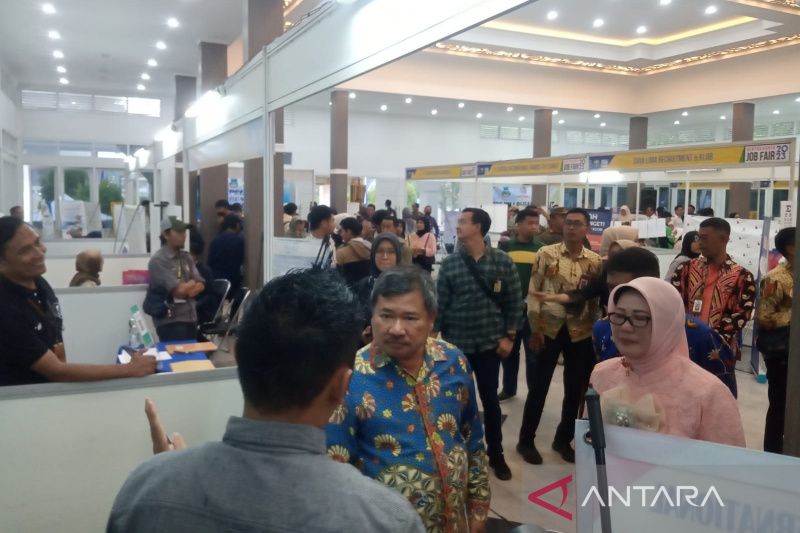 Disnakertrans Garut sebut 32 perusahaan siap serap tenaga kerja