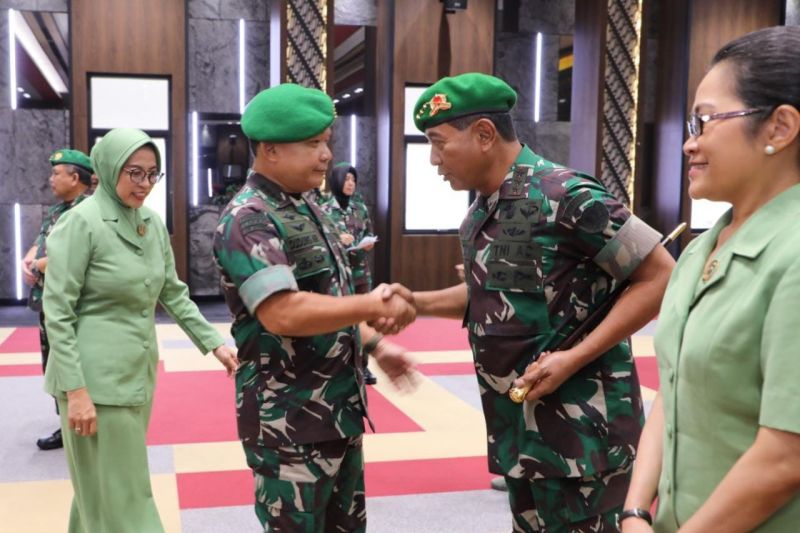 55 perwira tinggi TNI AD naik pangkat