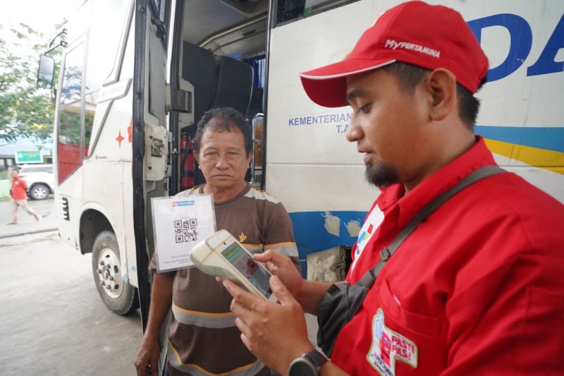 Pertamina berlakukan pembelian solar subsidi pakai QR Code di NTB