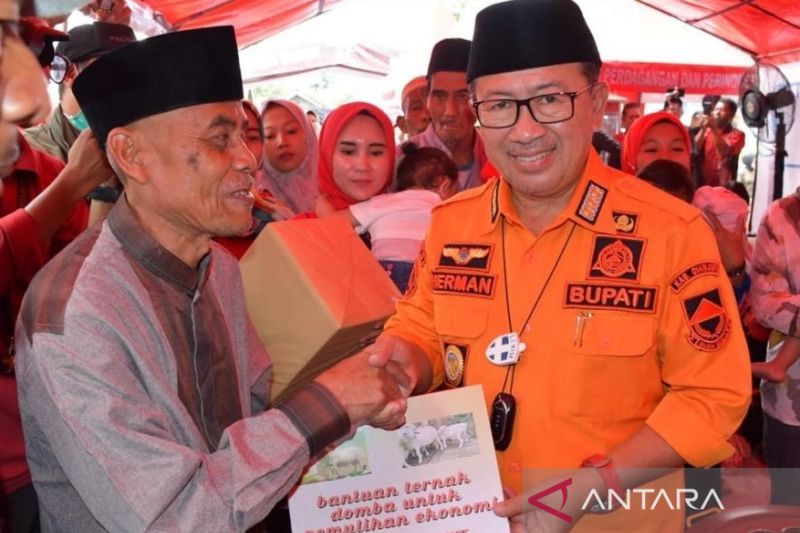 Pemkab Garut beri bantuan ternak untuk korban gempa