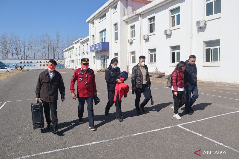 Embassy staffers visit seven Indonesians jailed in China's Qingdao - Vimarsana News