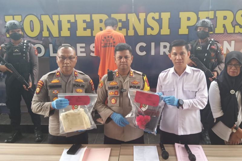 2 tersangka pembuang bayi ditangkap Polresta Cirebon